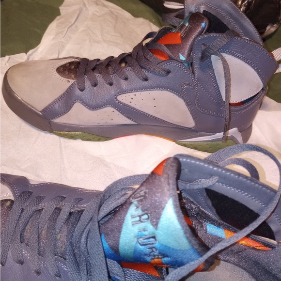 Men Jordan sneakers - Picture 2 of 6